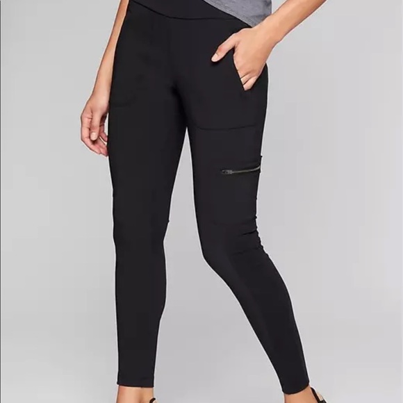 Athleta Headlands Hybrid Cargo Tight 